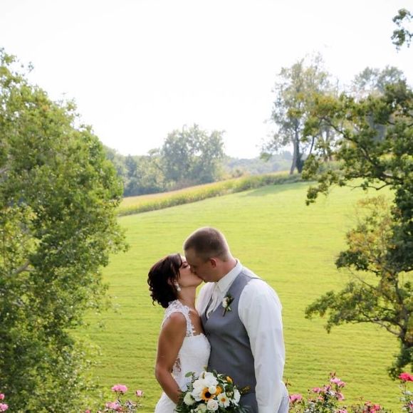 Meet your Posher, Danielle - Picture 1 of 1